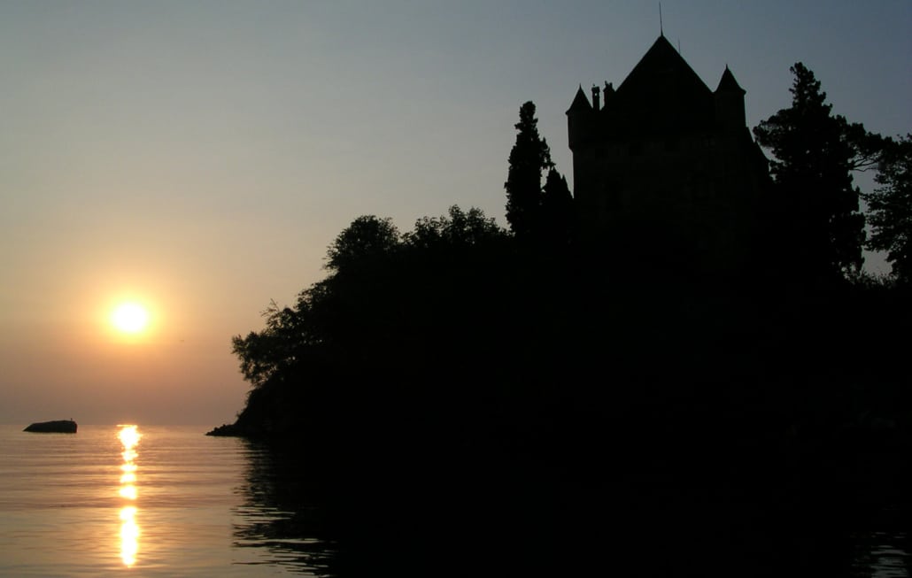 château Yvoire lever de soleil Lac Léman